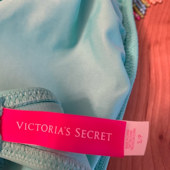 Victoria’s Secret Bikini Top with beautiful beaded detail. Size Small - Picture 4 of 6